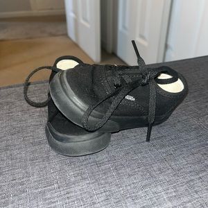 Vans - Black - Gum sole - Toddler size 5